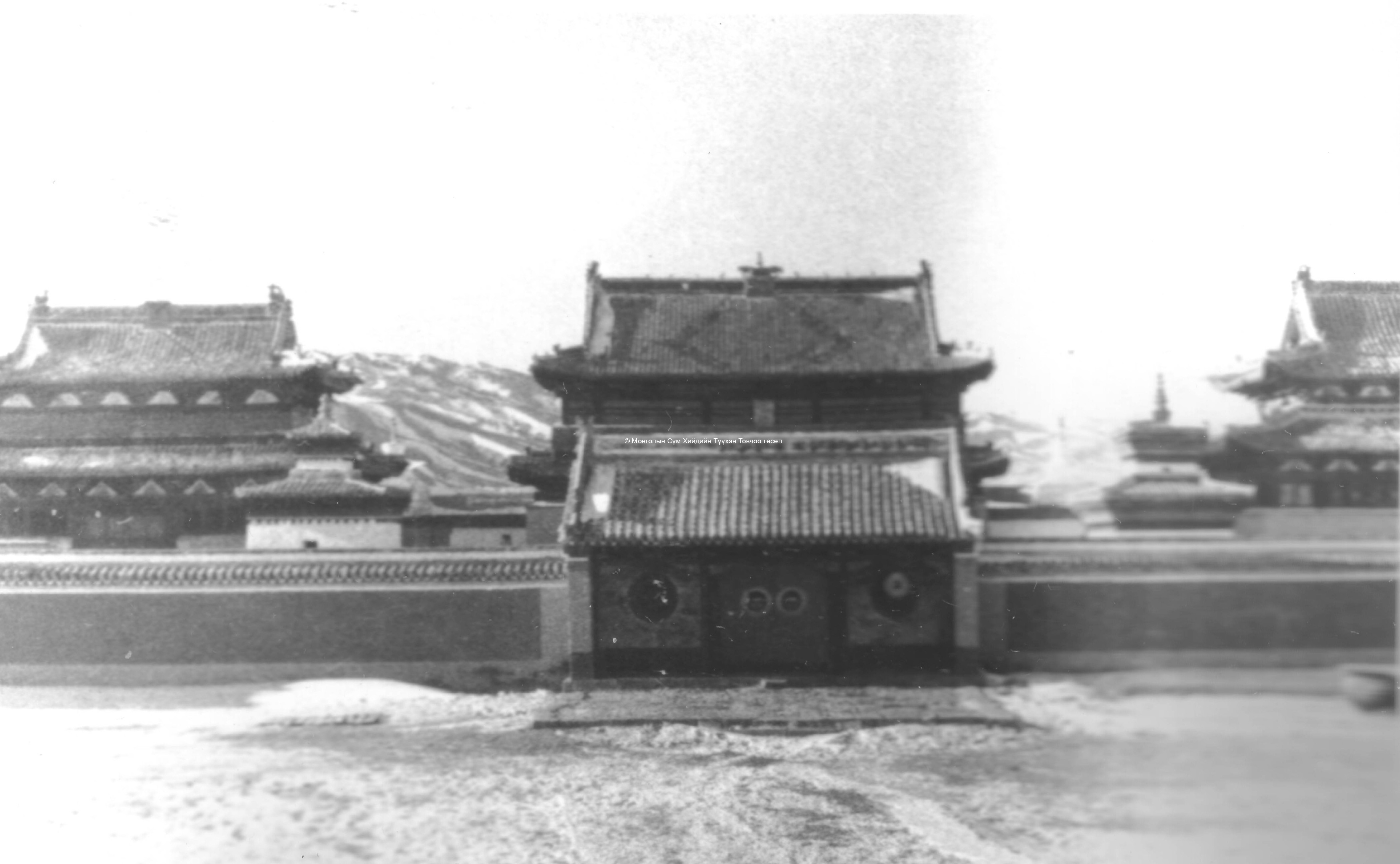 Gate of the Zuu temples. Film Archives ?